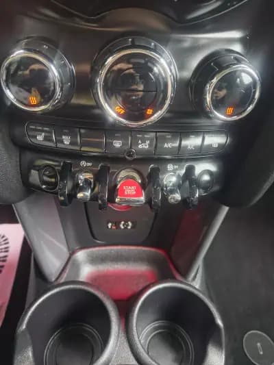 Vendo MINI One 2014 - 10900 EUR, 138000 km - AUTO.MOTO.pt