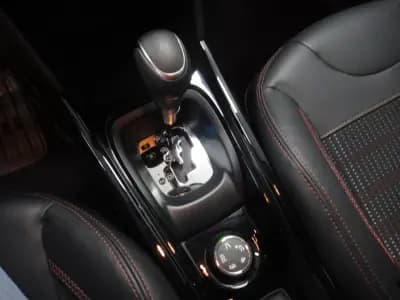 Sell Peugeot 2008 2017 - 11750 EUR, 65000 km - AUTO.MOTO.pt