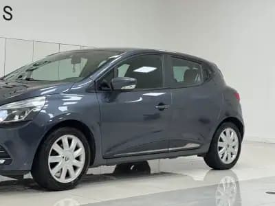 Vendo Renault Clio 2017 - 11890 EUR, 109000 km - AUTO.MOTO.pt