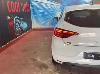 Vendo Renault Clio 2022 - 17899 EUR, 38000 km - AUTO.MOTO.pt