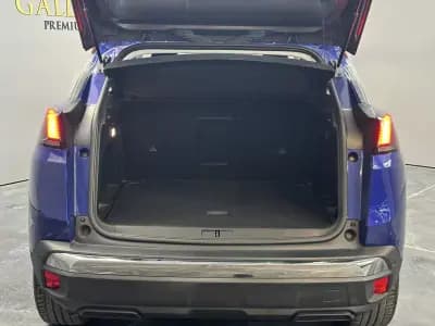 Vendo Peugeot 3008 2020 - 20100 EUR, 142000 km - AUTO.MOTO.pt