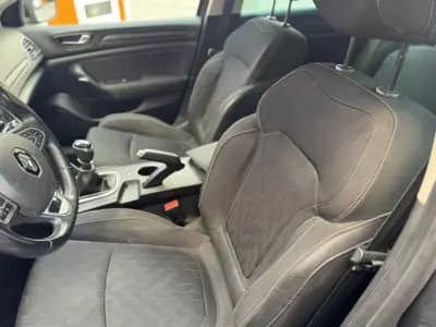 Vendo Renault Mégane 2019 - 16900 EUR, 105740 km - AUTO.MOTO.pt