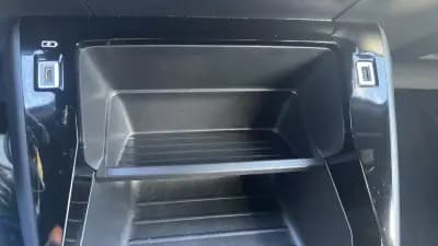 Vendo Peugeot 2008 2023 - 17900 EUR, 65000 km - AUTO.MOTO.pt