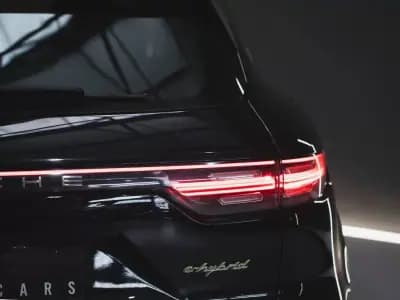 Vendo Porsche Cayenne 2018 - 59990 EUR, 119000 km - AUTO.MOTO.pt