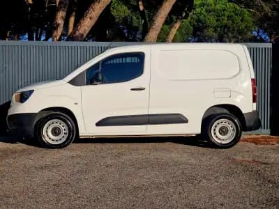 Sell Opel Combo 2022 - 15990 EUR, 55209 km - AUTO.MOTO.pt
