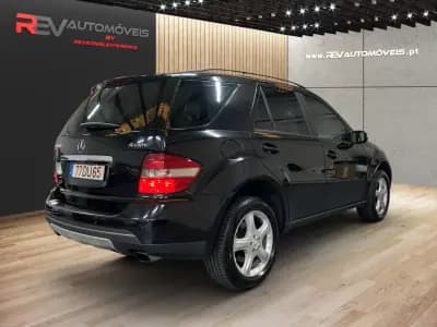 Vendo Mercedes-Benz ML 320 2006 - 15950 EUR, 278122 km - AUTO.MOTO.pt