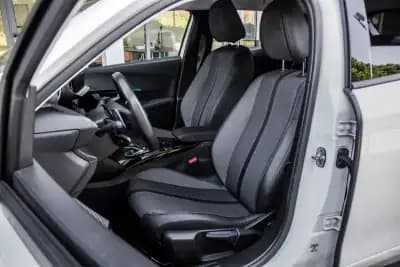 Vendo Peugeot 2008 2021 - 17990 EUR, 74657 km - AUTO.MOTO.pt