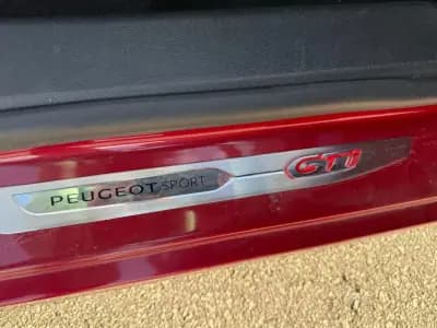 Sell Peugeot 308 2015 - 19500 EUR, 120000 km - AUTO.MOTO.pt