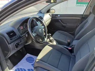 Vendo Volkswagen Golf 2006 - 7150 EUR, 102943 km - AUTO.MOTO.pt