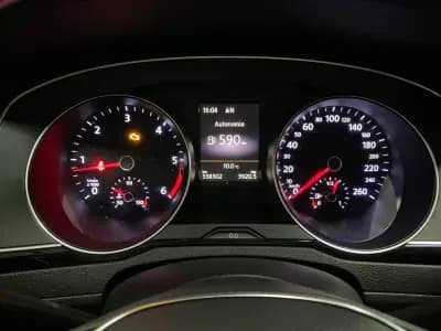 Vendo Volkswagen Passat Variant 2016 - 9950 EUR, 338000 km - AUTO.MOTO.pt