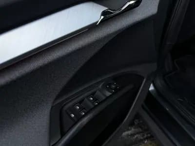 Vendo Skoda Enyaq 2021 - 22990 EUR, 105700 km - AUTO.MOTO.pt