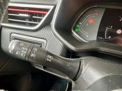 Vendo Renault Clio 2020 - 18990 EUR, 51300 km - AUTO.MOTO.pt