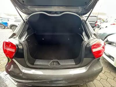 Vendo Mercedes-Benz A 180 2015 - 16990 EUR, 179000 km - AUTO.MOTO.pt