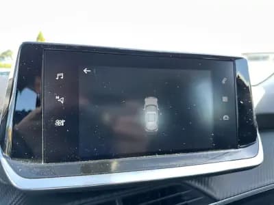 Vendo Peugeot 2008 2021 - 16500 EUR, 170000 km - AUTO.MOTO.pt