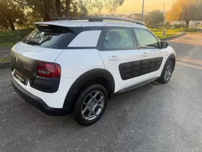 Vendo Citroën C4 Cactus 2015 - 9650 EUR, 151000 km - AUTO.MOTO.pt