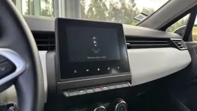 Vendo Renault Clio 2023 - 14499 EUR, 111021 km - AUTO.MOTO.pt