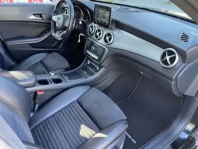 Vendo Mercedes-Benz CLA 200 2017 - 27990 EUR, 133325 km - AUTO.MOTO.pt