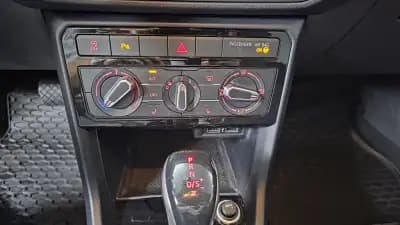 Vendo Volkswagen T-Cross 2020 - 18990 EUR, 120000 km - AUTO.MOTO.pt