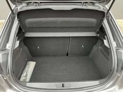 Vendo Peugeot 208 2023 - 13750 EUR, 62065 km - AUTO.MOTO.pt