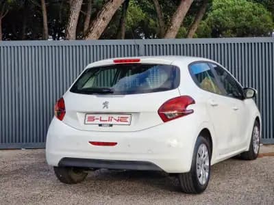 Vendo Peugeot 208 2018 - 9990 EUR, 100238 km - AUTO.MOTO.pt