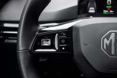 Sell MG MG4 2023 - 19450 EUR, 19778 km - AUTO.MOTO.pt