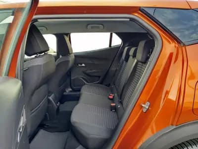 Vendo Peugeot e-2008 2022 - 17990 EUR, 26500 km - AUTO.MOTO.pt