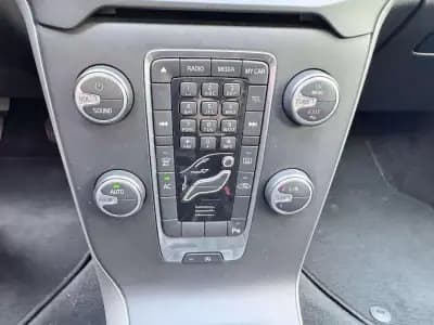 Sell Volvo V40 Cross Country 2014 - 12750 EUR, 189500 km - AUTO.MOTO.pt