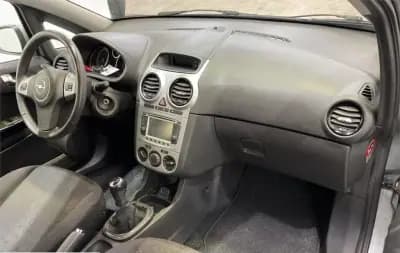 Sell Opel Corsa 2013 - 7990 EUR, 118654 km - AUTO.MOTO.pt