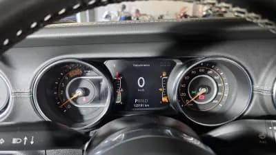 Sell Jeep Gladiator 2021 - 59900 EUR, 125181 km - AUTO.MOTO.pt