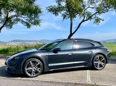 Sell Porsche Taycan Cross Turismo 2023 - 106480 EUR, 30000 km - AUTO.MOTO.pt