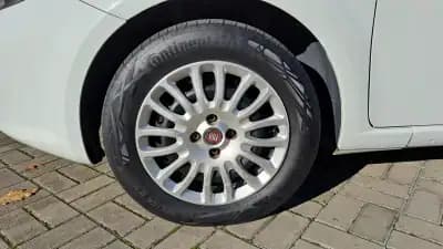 Vendo Fiat Punto 2015 - 5900 EUR, 278912 km - AUTO.MOTO.pt