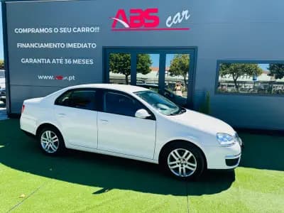Vendo Volkswagen Jetta 2010 - 8000 EUR, 170000 km - AUTO.MOTO.pt