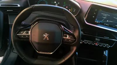 Sell Peugeot e-208 2021 - 17500 EUR, 49000 km - AUTO.MOTO.pt