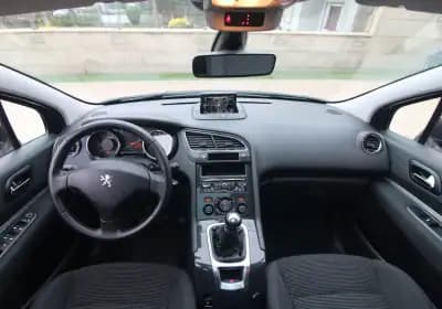 Vendo Peugeot 5008 2015 - 7450 EUR, 221000 km - AUTO.MOTO.pt