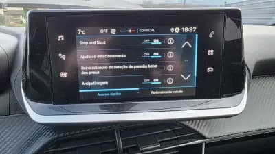 Vendo Peugeot 208 2022 - 16990 EUR, 48000 km - AUTO.MOTO.pt