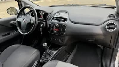 Vendo Fiat Punto 2015 - 9500 EUR, 170000 km - AUTO.MOTO.pt