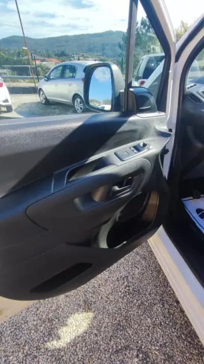 Sell Peugeot Partner 2021 - 12499 EUR, 217978 km - AUTO.MOTO.pt