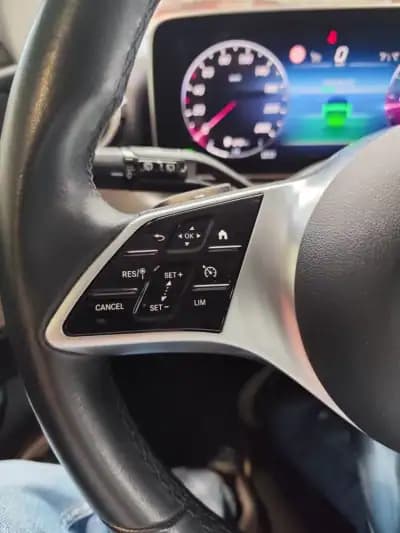 Sell Mercedes-Benz C 200 2023 - 38990 EUR, 46700 km - AUTO.MOTO.pt