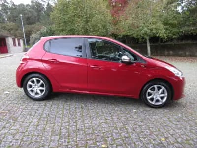 Sell Peugeot 208 2014 - 7990 EUR, 71000 km - AUTO.MOTO.pt