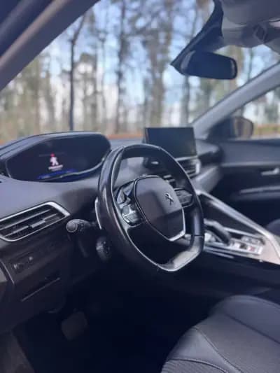 Vendo Peugeot 3008 2021 - 23500 EUR, 113156 km - AUTO.MOTO.pt