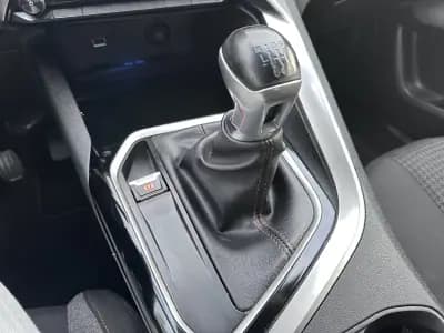 Vendo Peugeot 3008 2019 - 13900 EUR, 180000 km - AUTO.MOTO.pt