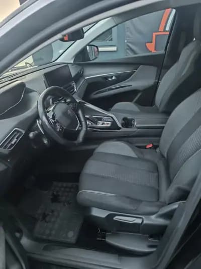 Vendo Peugeot 5008 2021 - 19900 EUR, 128209 km - AUTO.MOTO.pt