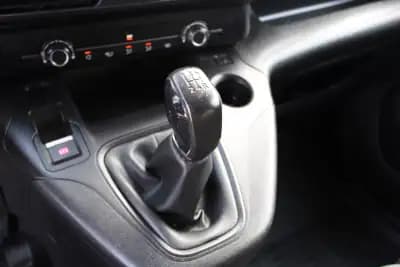 Vendo Peugeot Partner 2021 - 14250 EUR, 105000 km - AUTO.MOTO.pt