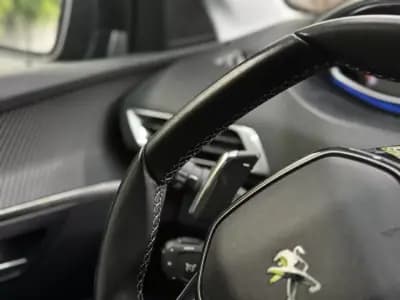 Vendo Peugeot 3008 2022 - 22900 EUR, 94000 km - AUTO.MOTO.pt