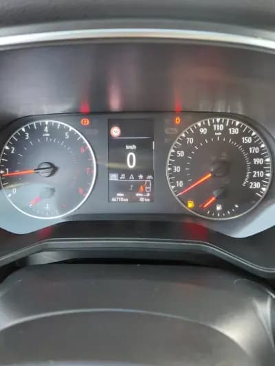 Vendo Renault Clio 2020 - 13980 EUR, 46000 km - AUTO.MOTO.pt