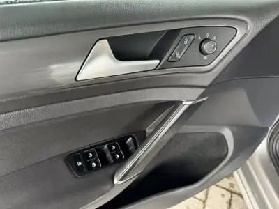 Sell Volkswagen Golf 2017 - 14850 EUR, 162567 km - AUTO.MOTO.pt