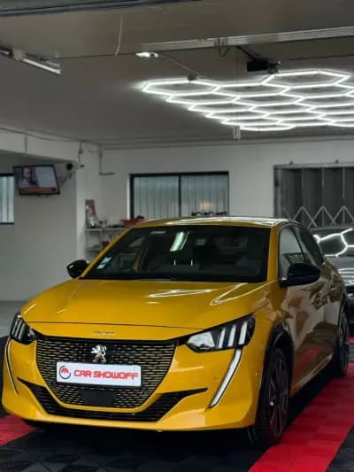 Sell Peugeot e-208 2020 - 17990 EUR, 55000 km - AUTO.MOTO.pt