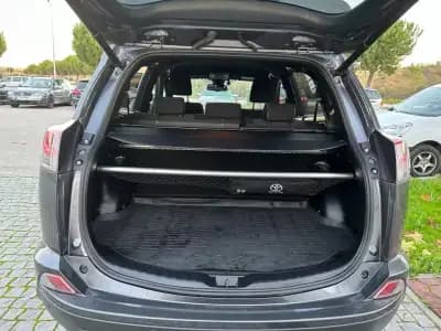 Sell Toyota RAV4 2017 - 28500 EUR, 127120 km - AUTO.MOTO.pt