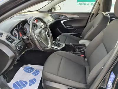Sell Opel Insignia Sports Tourer 2011 - 7150 EUR, 176528 km - AUTO.MOTO.pt