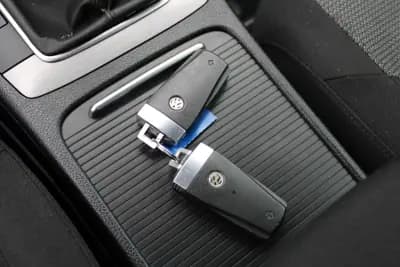 Vendo Volkswagen Passat 2011 - 10990 EUR, 174000 km - AUTO.MOTO.pt